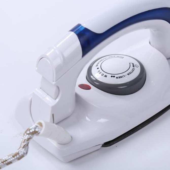 Bàn ủi mini gấp gọn
