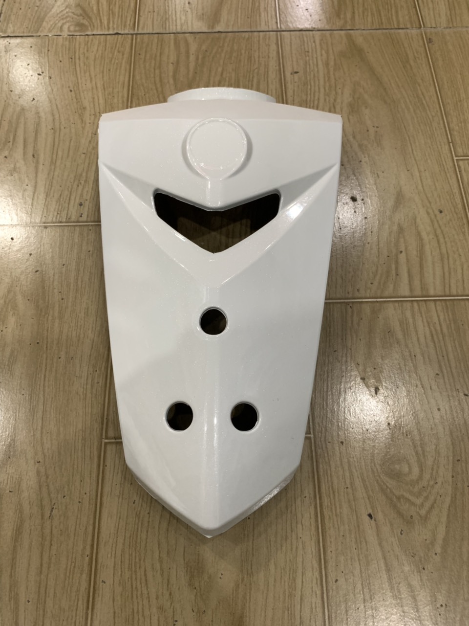 mặt nạ sirus 3 lỗ gắn rổ màu trắng