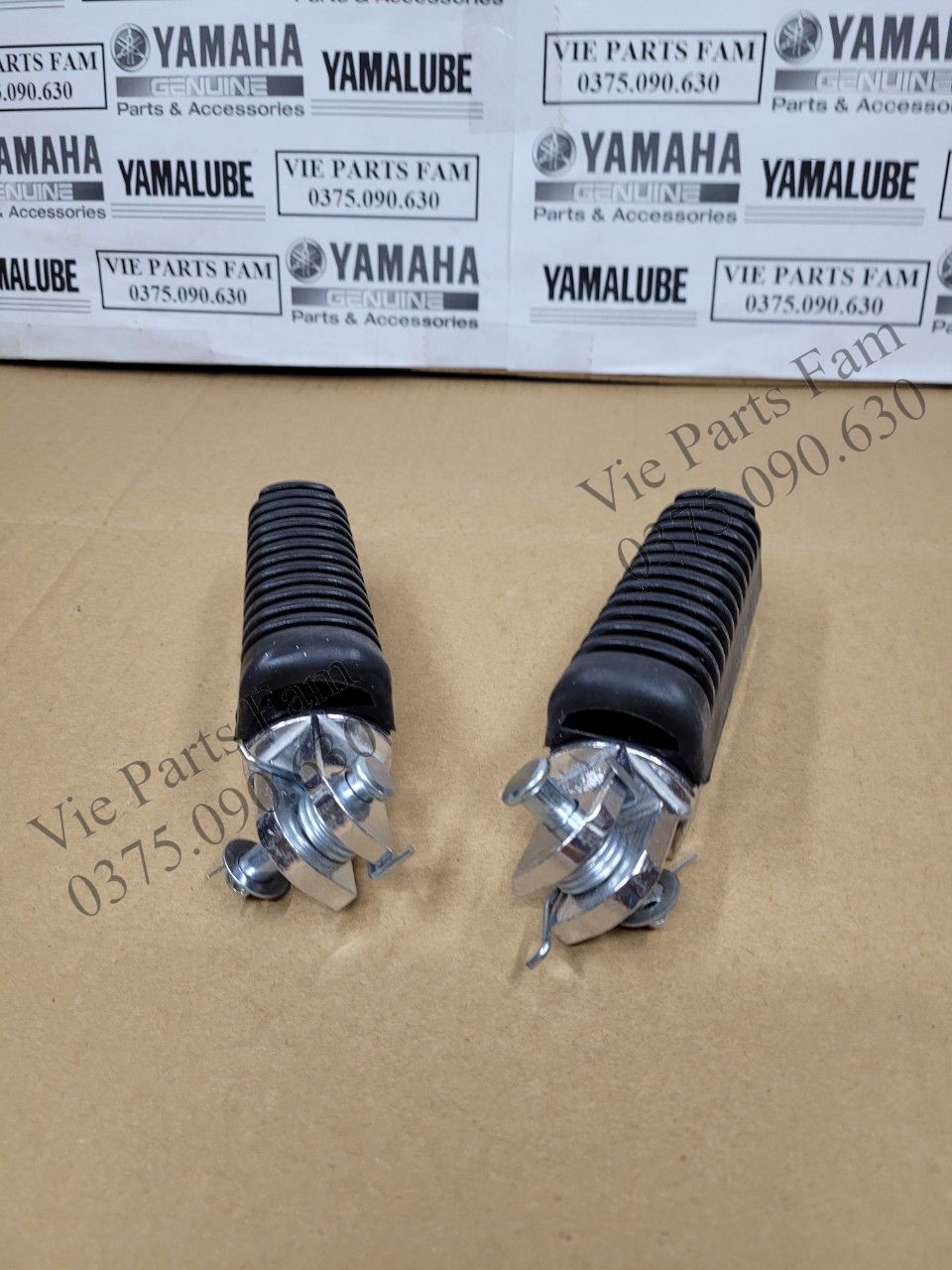 Full bộ cao su gác chân trước Exciter 150 (giá 1 cặp = 2 bên)