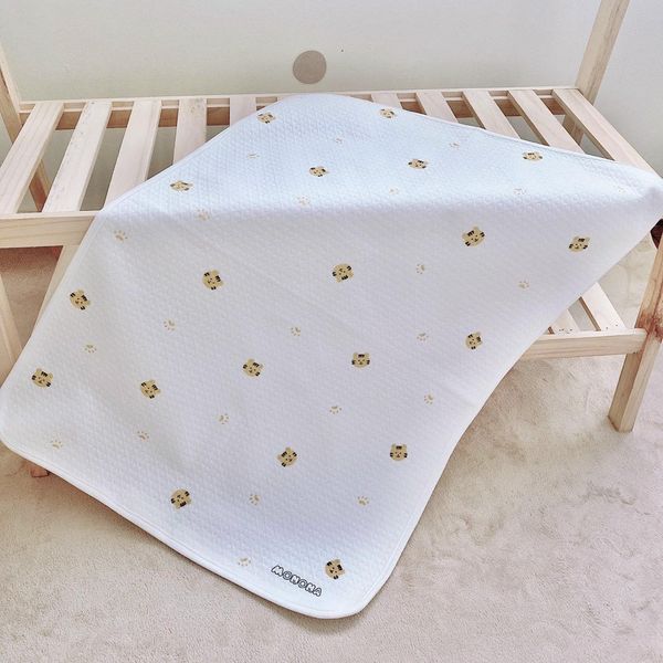 Lót chống thấm Monona thay bỉm cho bé