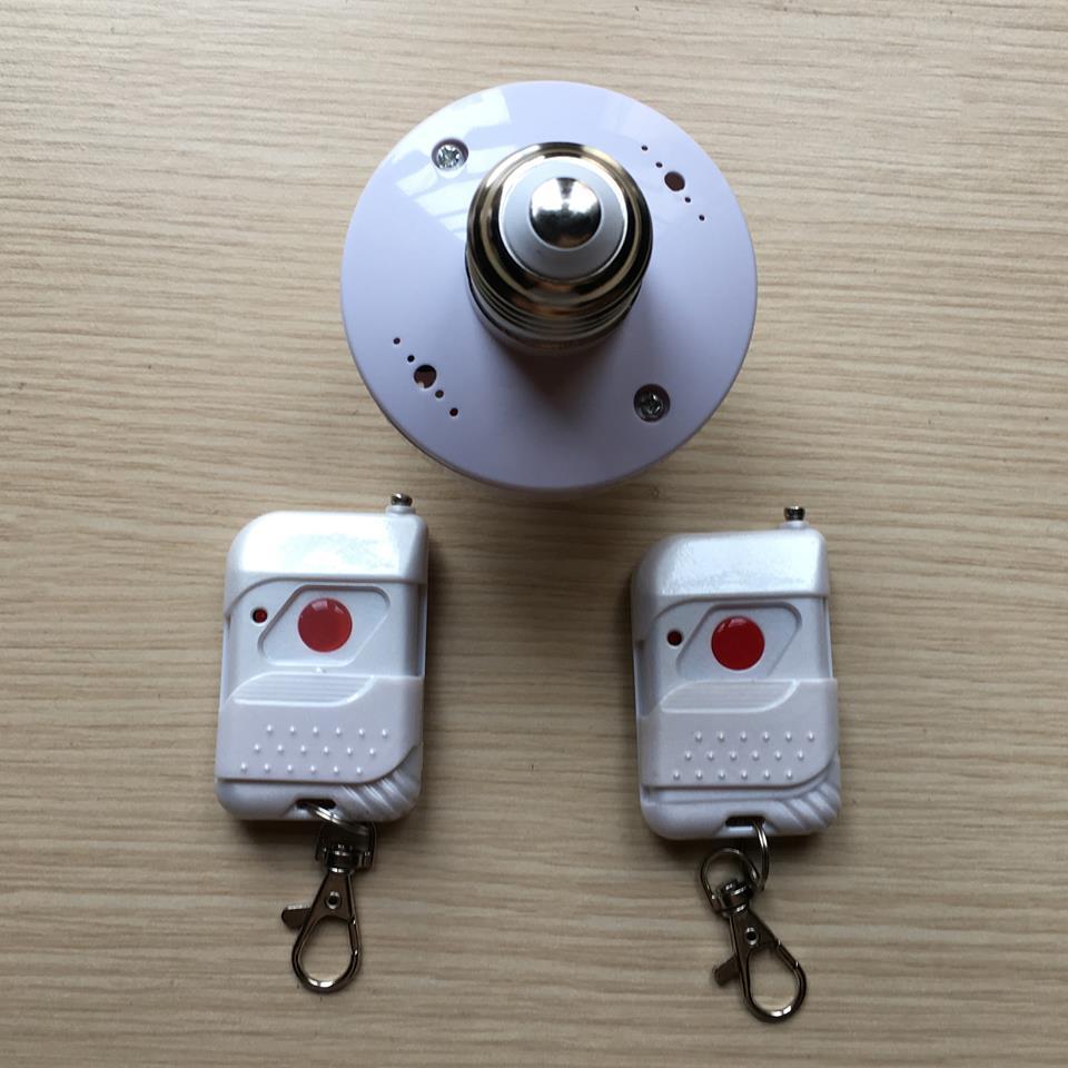 Đui đèn điều khiển từ xa 2 remote