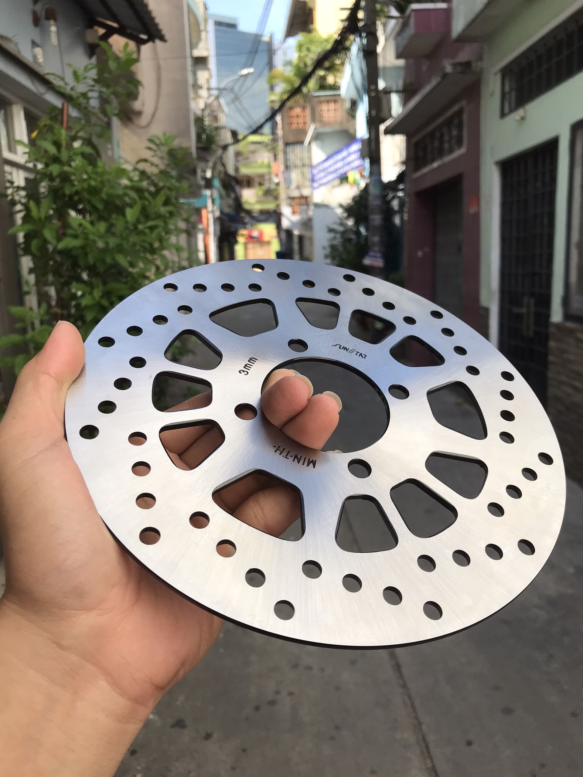 Đĩa trước Sirius, Đĩa Sirius Exciter 135