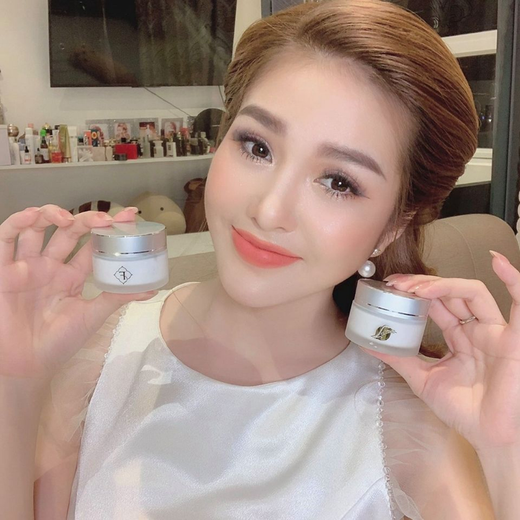 Kem Collagen Sữa Non Dưỡng Ẩm Trắng Da