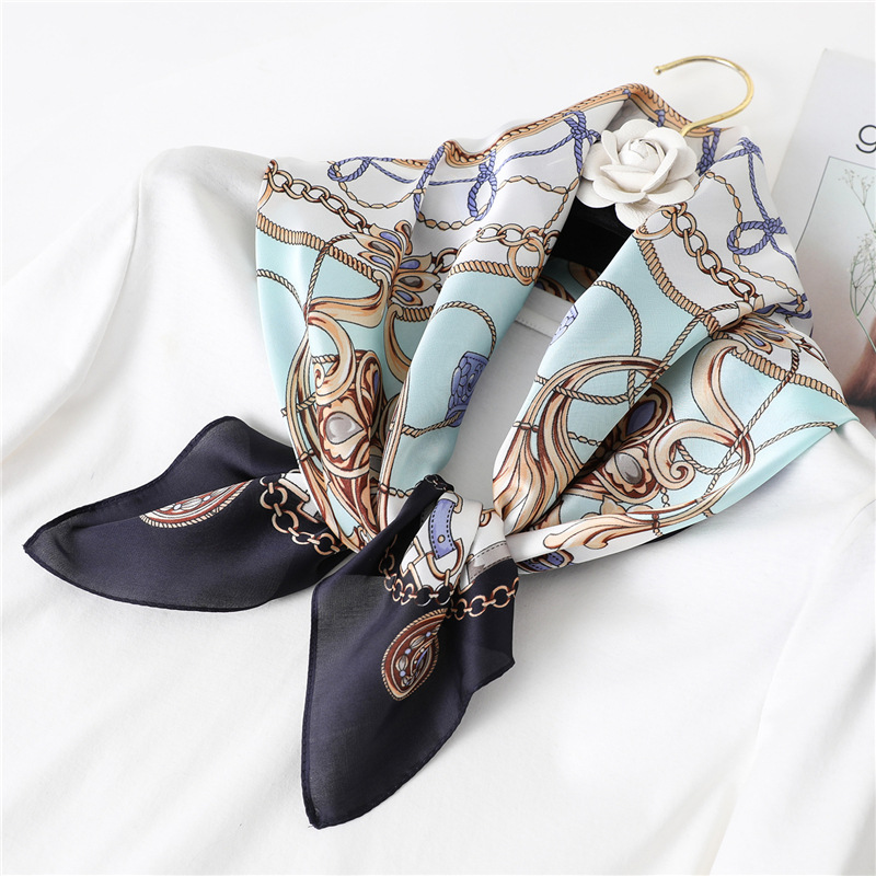 Khăn Lụa Vuông Khăn Turban Cao Cấp Họa Tiết Móc Khóa Nền Xanh Viền Đen Chất liệu Chifon 70x70cm - Mã KL040