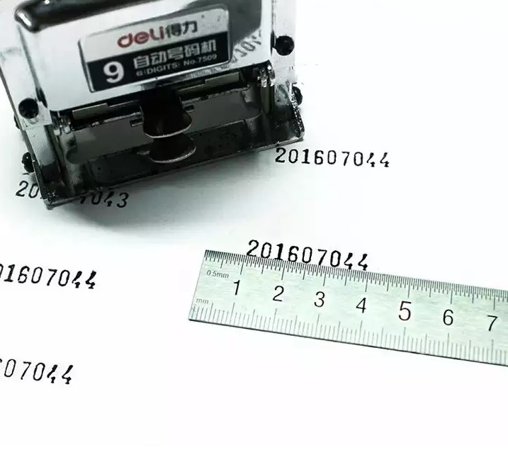 Con dấu nhảy số tự động ( 6 / 7 / 8 / 9 / 10 ) số Deli