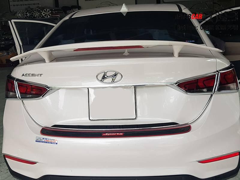 Đuôi gió xe Huyndai Accent BẢN MỘC