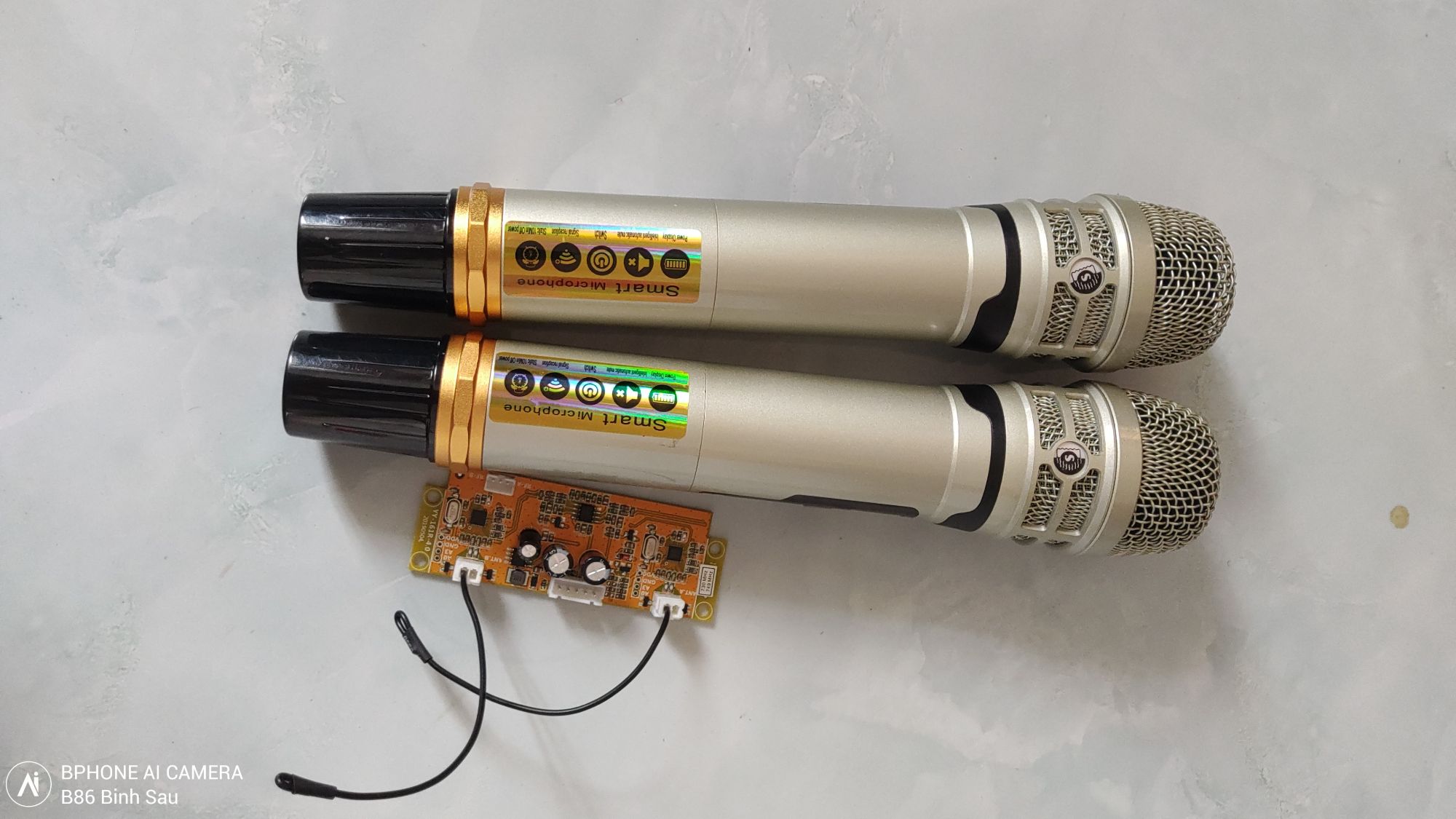 Micro không dây UHF cao cấp