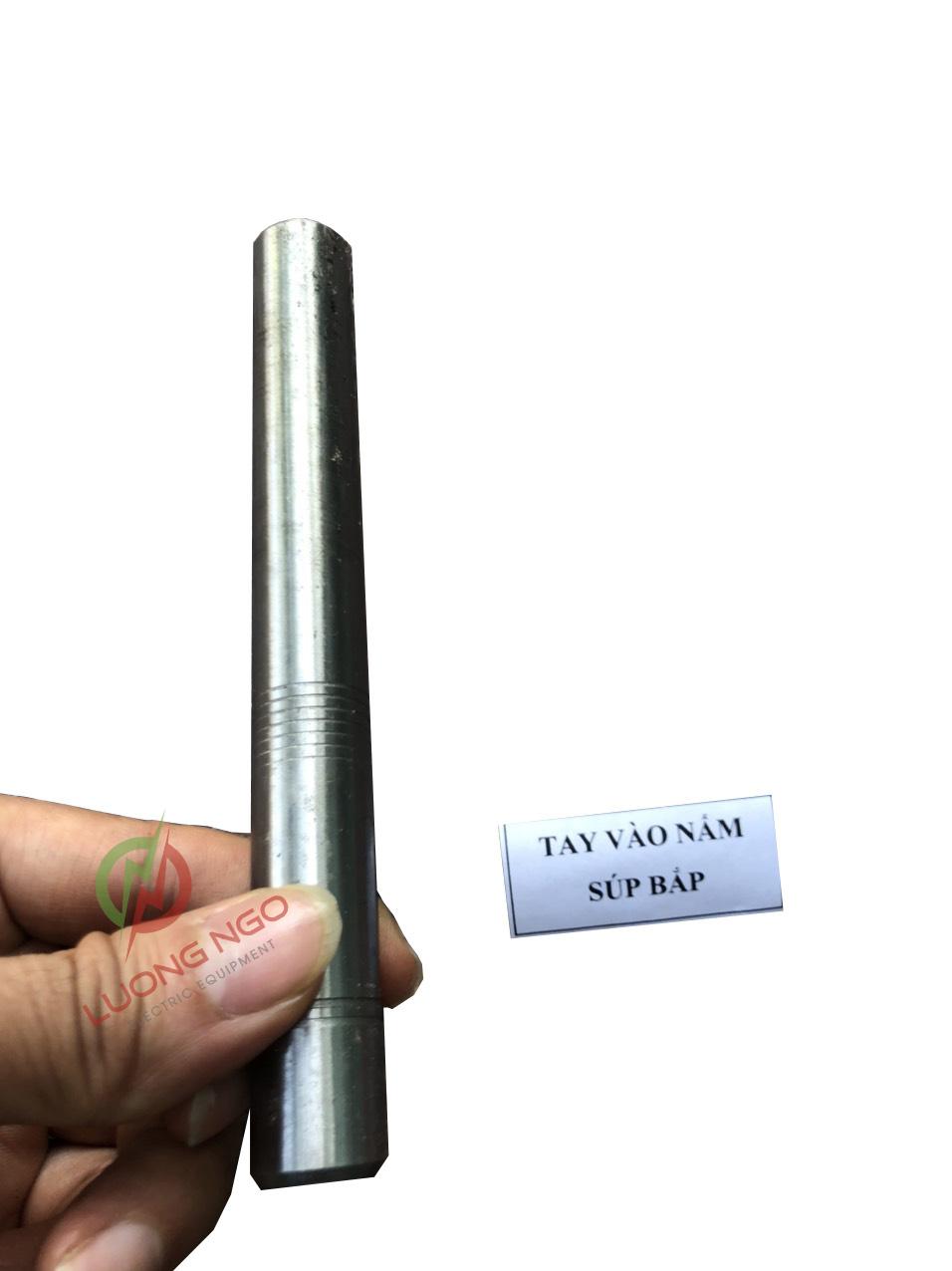 Tay vào nấm supap xe máy