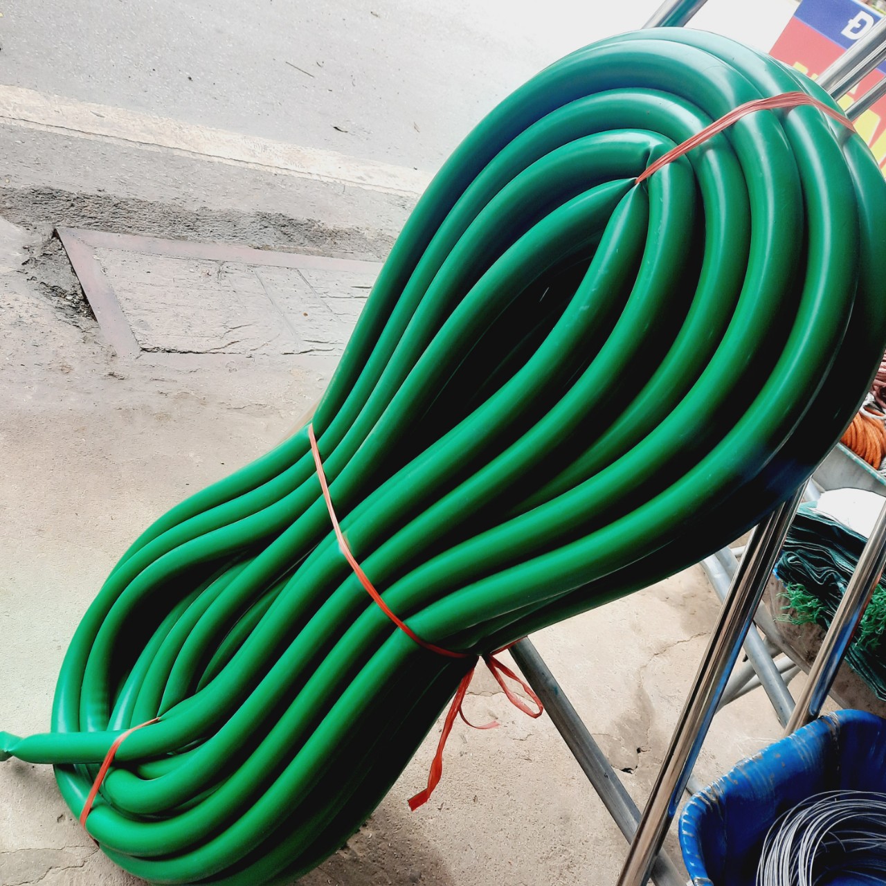 1 cuộn 50 mét ống nhựa, dây dẫn nước phi 34mm dầy 1.2mm