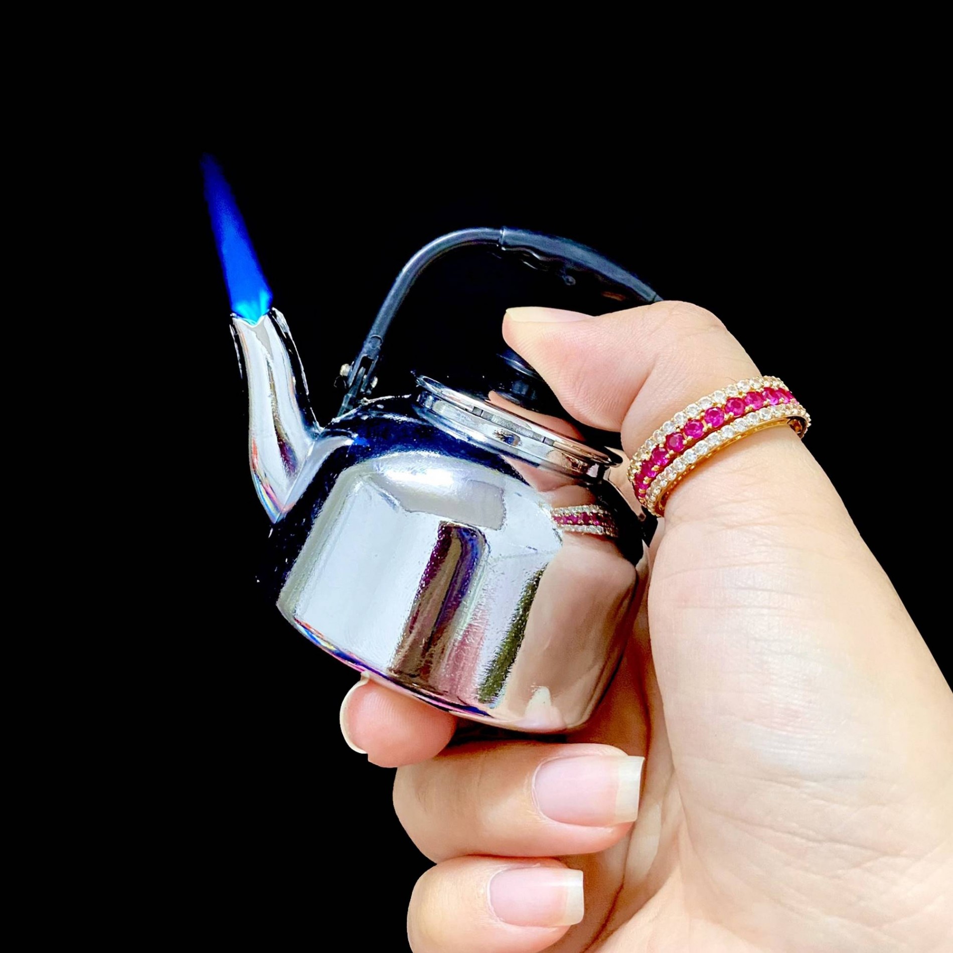 BẬT LỬA HÌNH ẤM NƯỚC LỬA KHÈ XÀI GAS