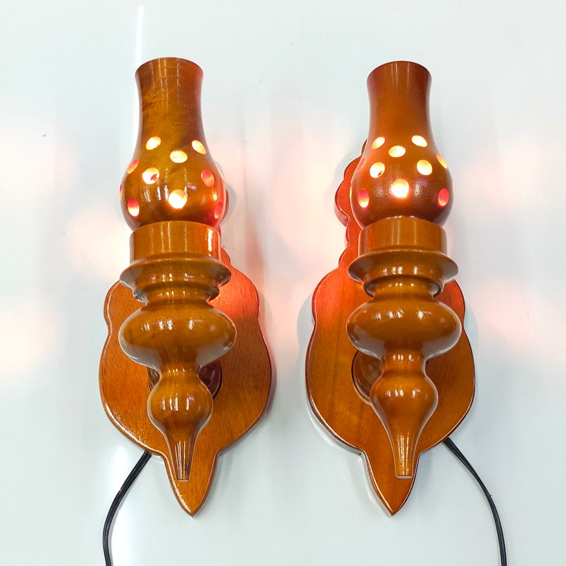 Đèn gỗ tràm ốp tường 22cm ( kèm bóng đèn)