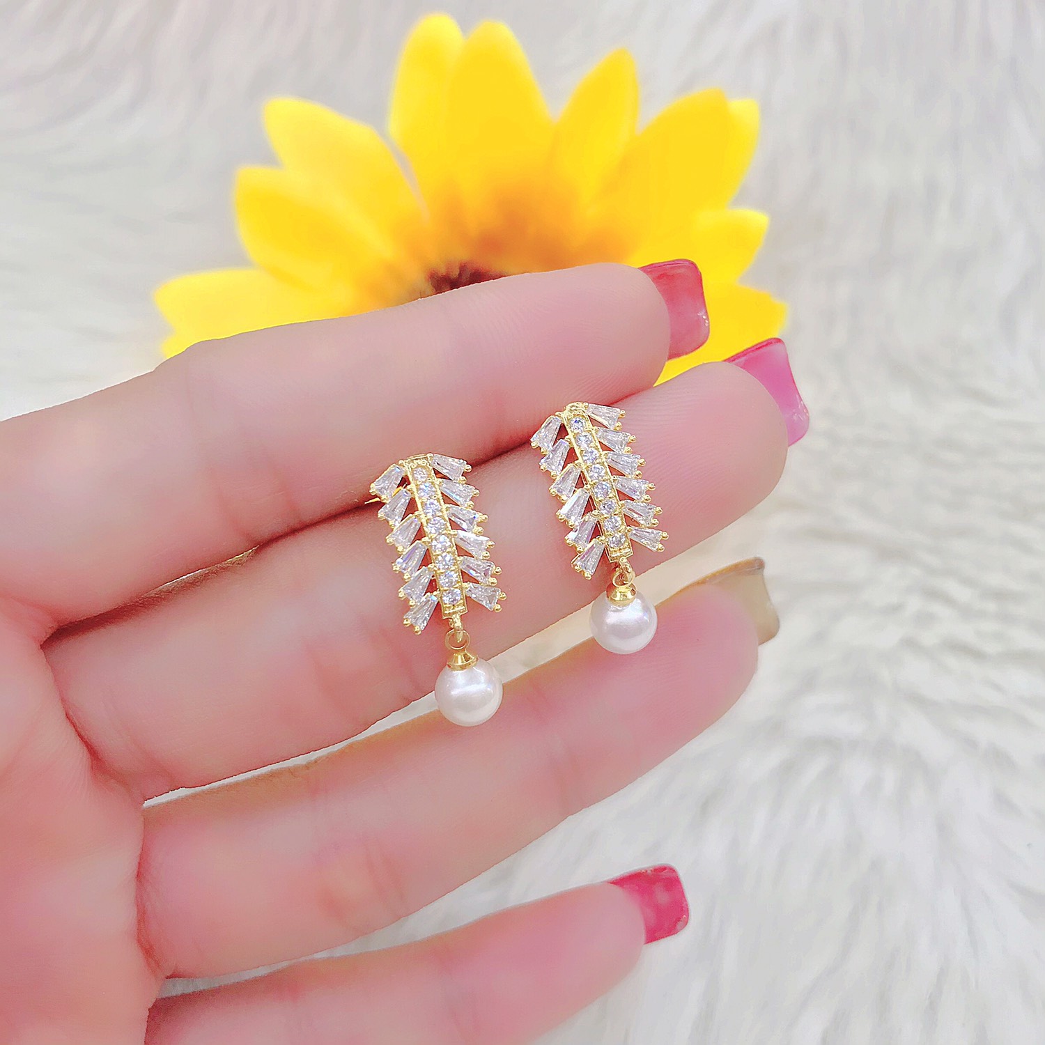 [ B1001 -92 ] Đôi Bông Tai Nữ Mạ Vàng 18K Ngọc Trai Rũ - Mang Đi Chơi, Đi Tiệc Rất Sang  - Tubi Cony - Bông tai nữ, Bông tai mạ vàng, bông tai đẹp