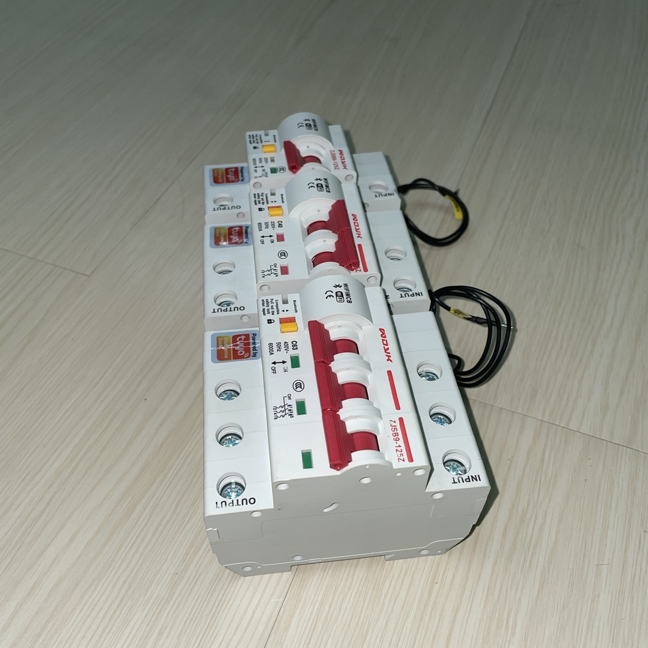 Aptomat CB thông minh Wifi Tuya 3P 3 pha