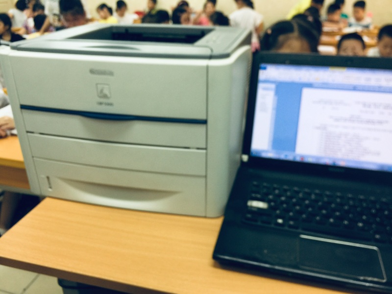 Canon 3300 cũ còn tốt 95%