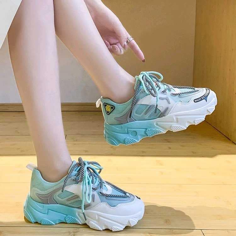 Giày sneaker nữ hot trend 2020