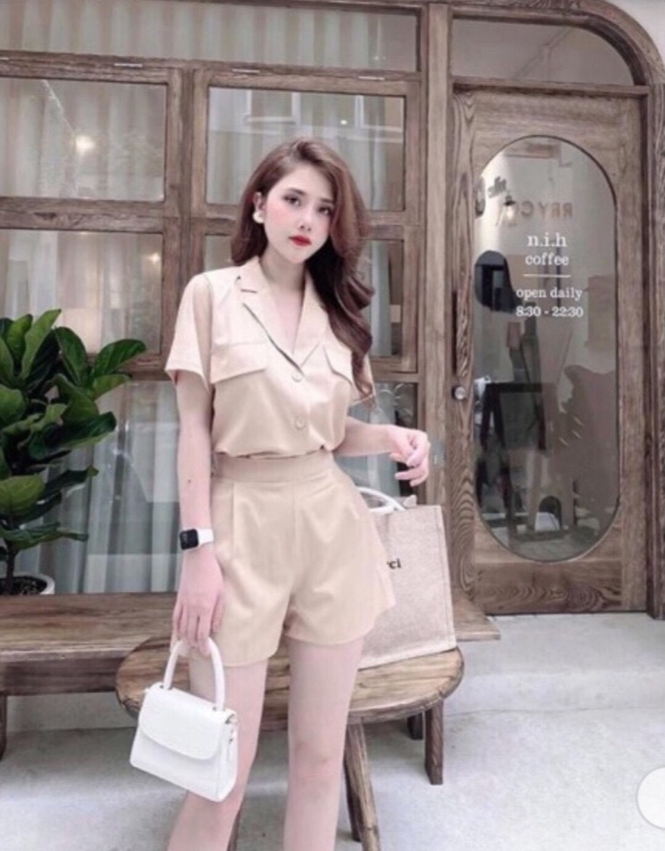 Set áo tay ngắn cổ sơ mi và quần đùi