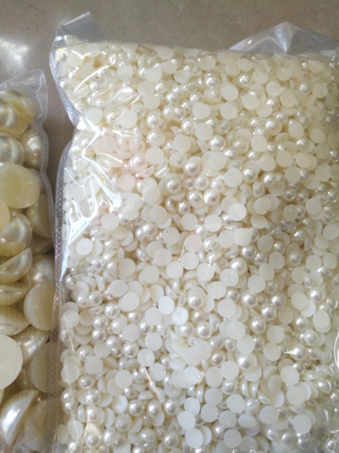 Trai nửa trang trí móng tay
