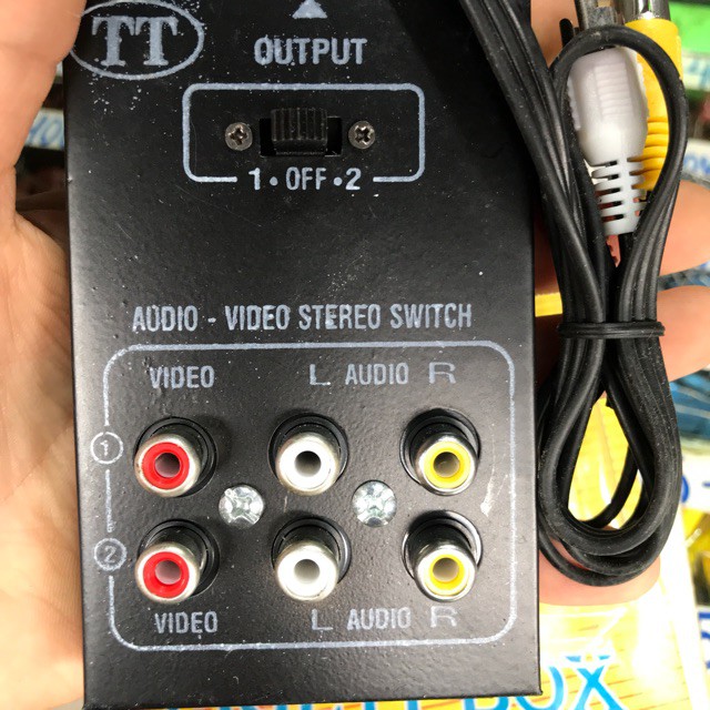 Hot-bộ chia tín hiệu audio- video stereo switch