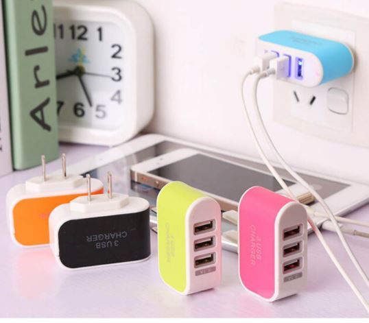 Củ sạc 3 cổng USB 3.1A màu ngẫu nhiên.