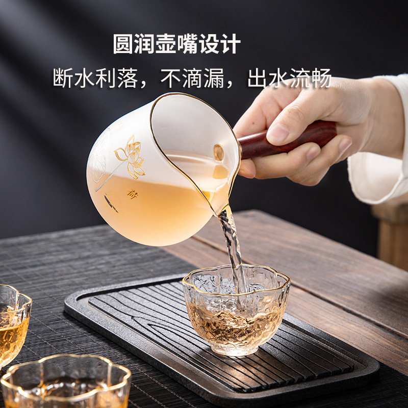 Tống chuyên trà thủy tinh chịu nhiệt cao cấp