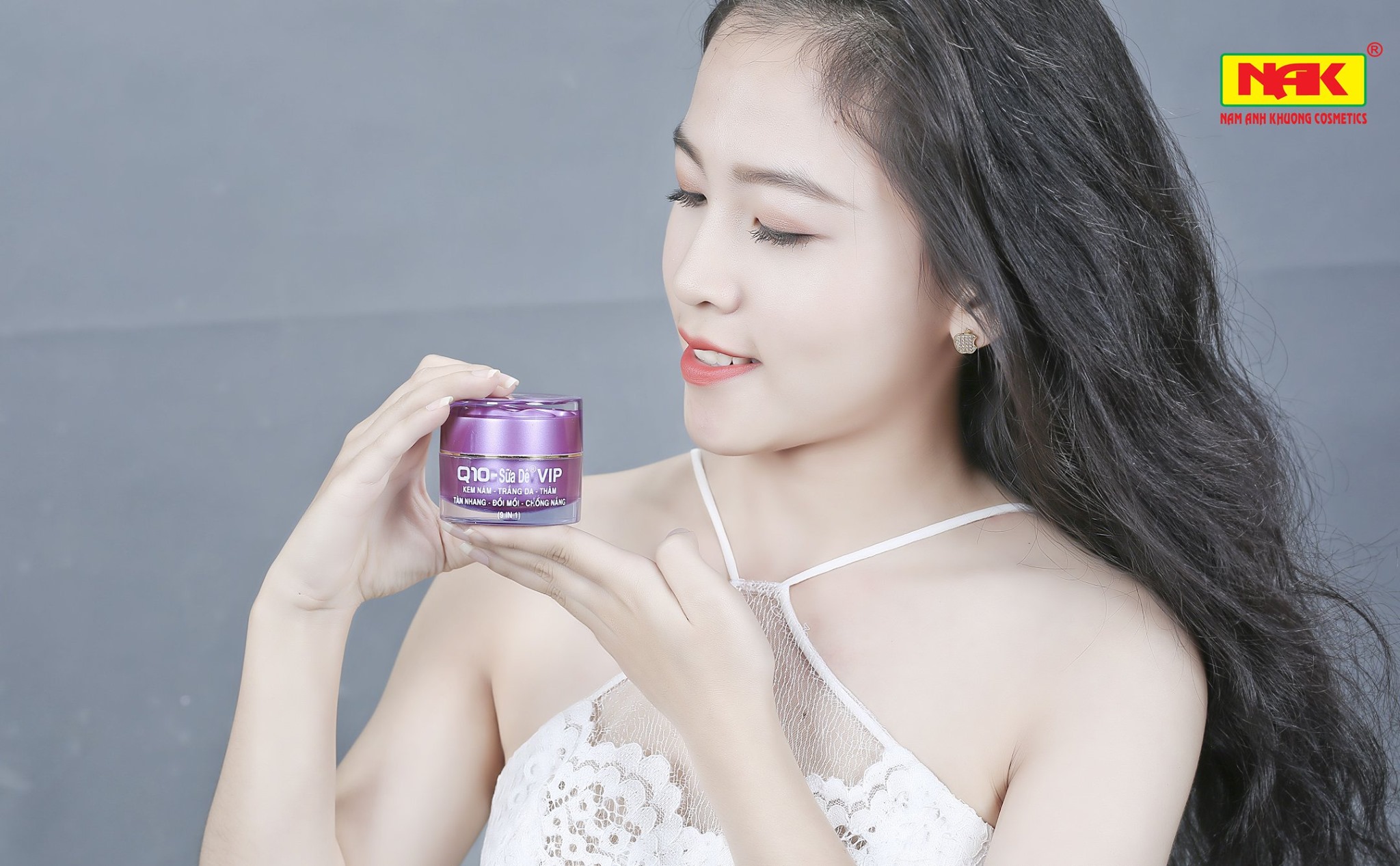 Kem nám trắng da tàn nhang đồi mồi dưỡng ẩm chống nắng Q-10 Phấn Hoa