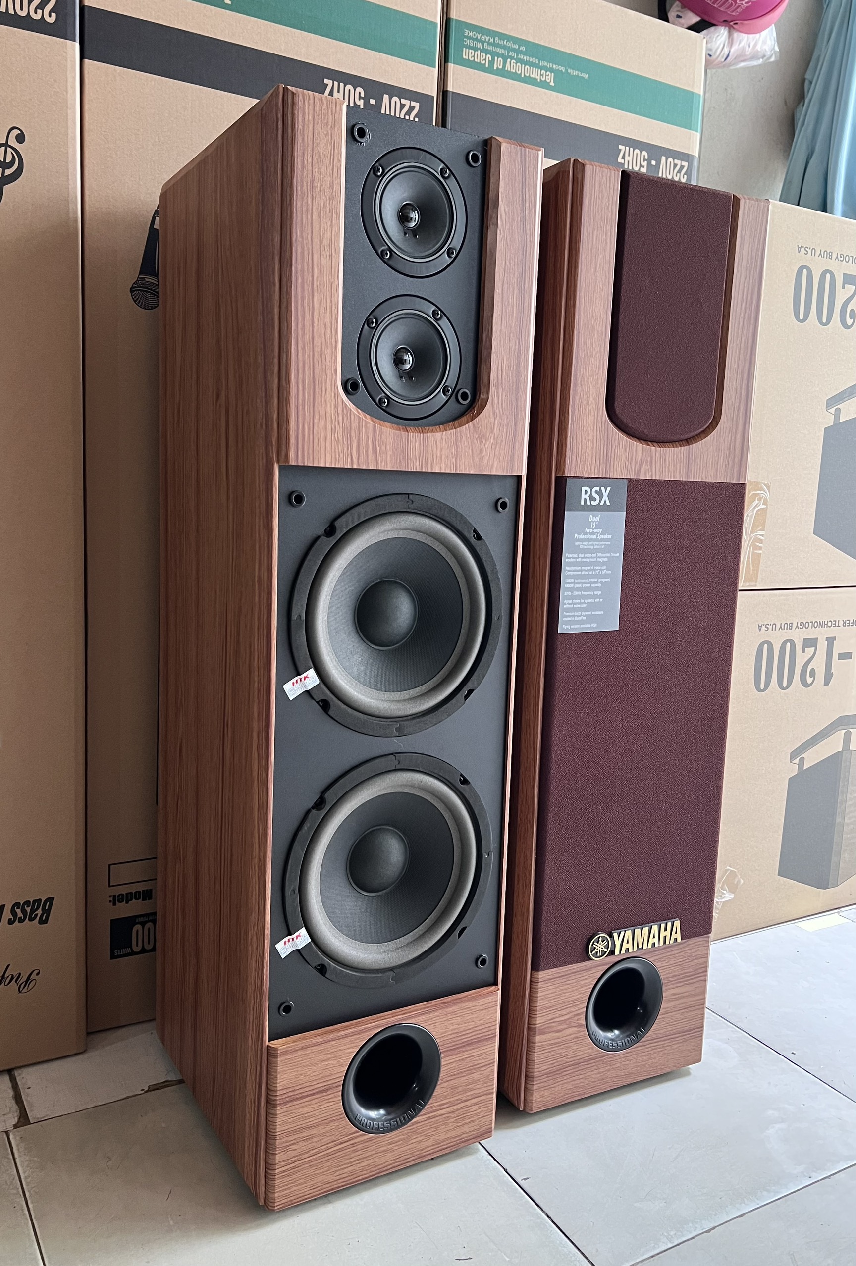 Loa đứng karaoke YAMAHA RSX - 338- 2 tấc