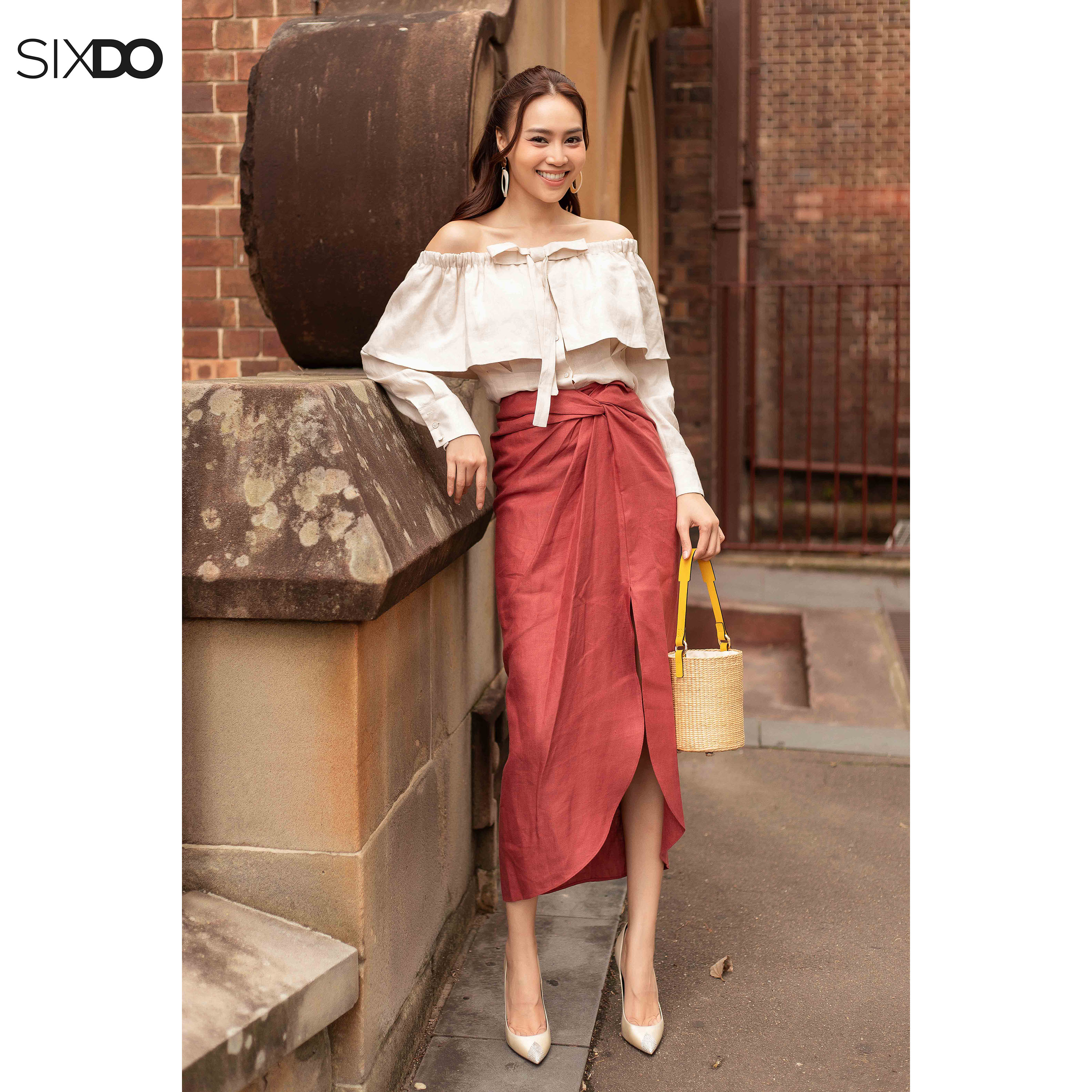 Áo linen nữ trễ vai dài tay SIXDO (Light Beige Off-shoulder Linen Top)