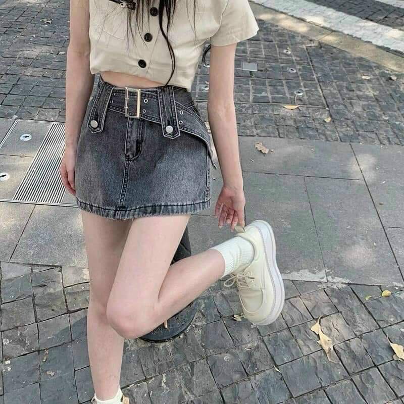 Chân váy bò ngắn kèm đai lưng