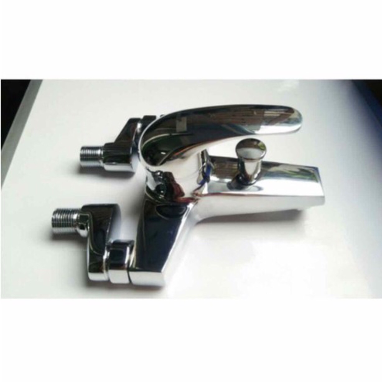 Củ sen tắm nóng lạnh inax