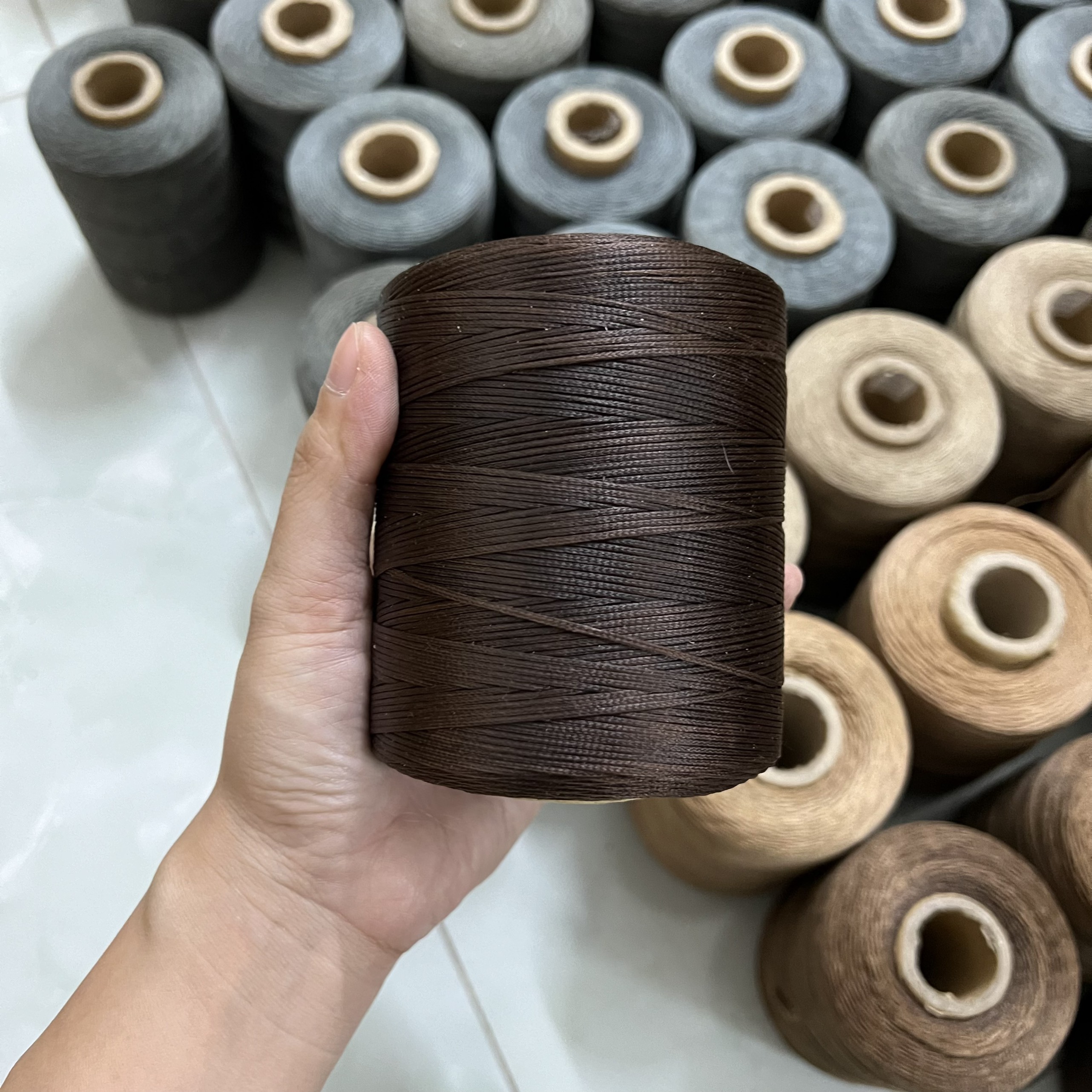 Chỉ sáp nến khâu giày dép, sợi dẹt