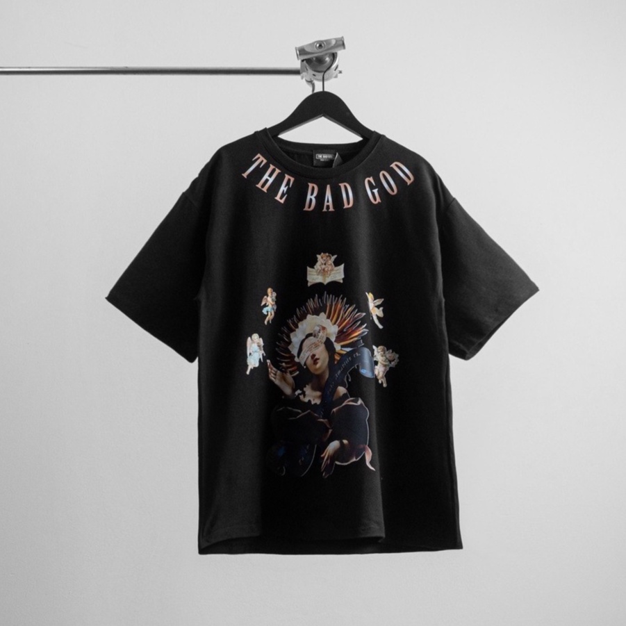 LUCKÁo thun tay lỡ The Bad God Mother Angles tee