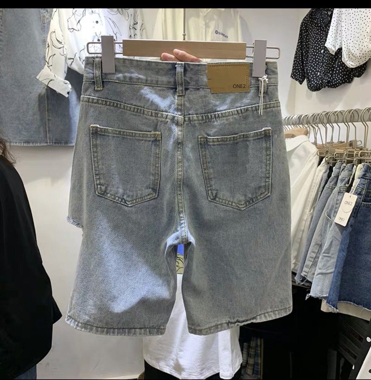 Quần Jeans ngố lai cuốn rách PT