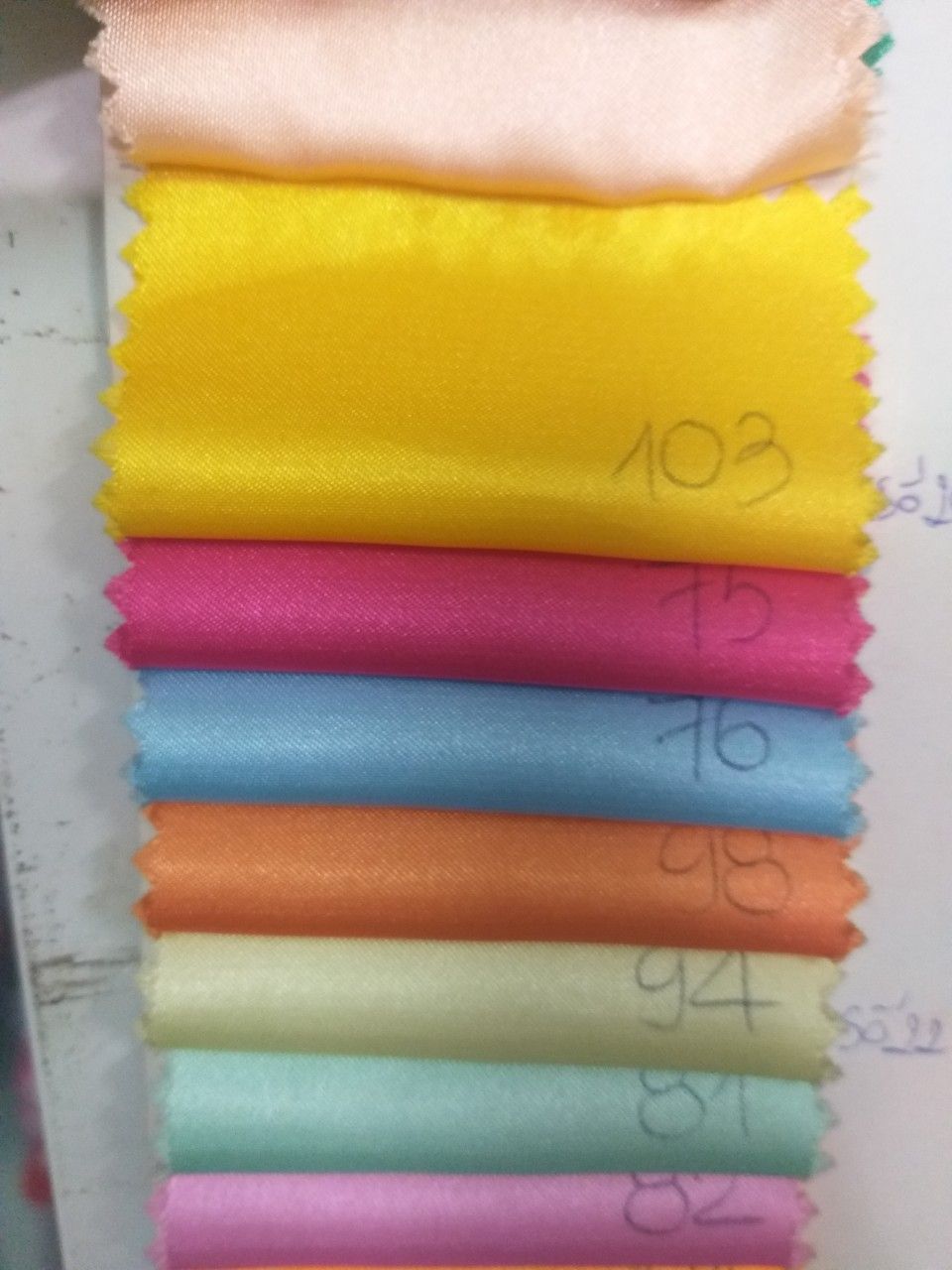 trọn bộ phi lụa cao cấp 1m6x2mx15cm 4món màu vàng đồng