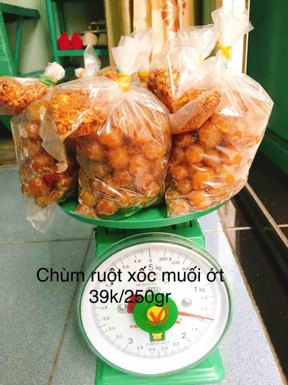 [HCM]Chùm ruột rim sốc muối ớt 250gr(tặng 1 con emoji lò xo)