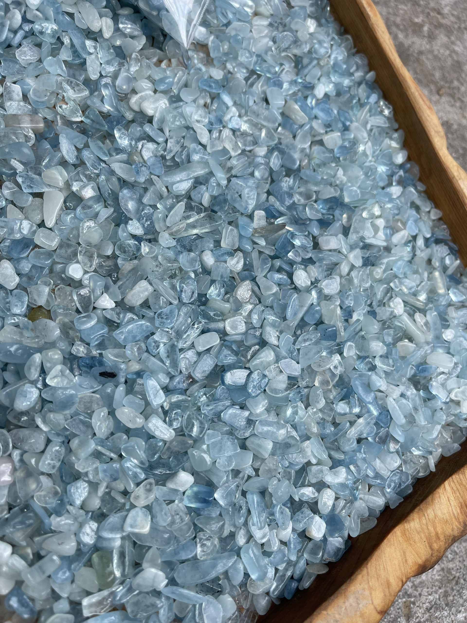 Đá vụn aquamarine – aquamarine gravel | đá thanh tẩy, tarot, sưu tầm | cada decor