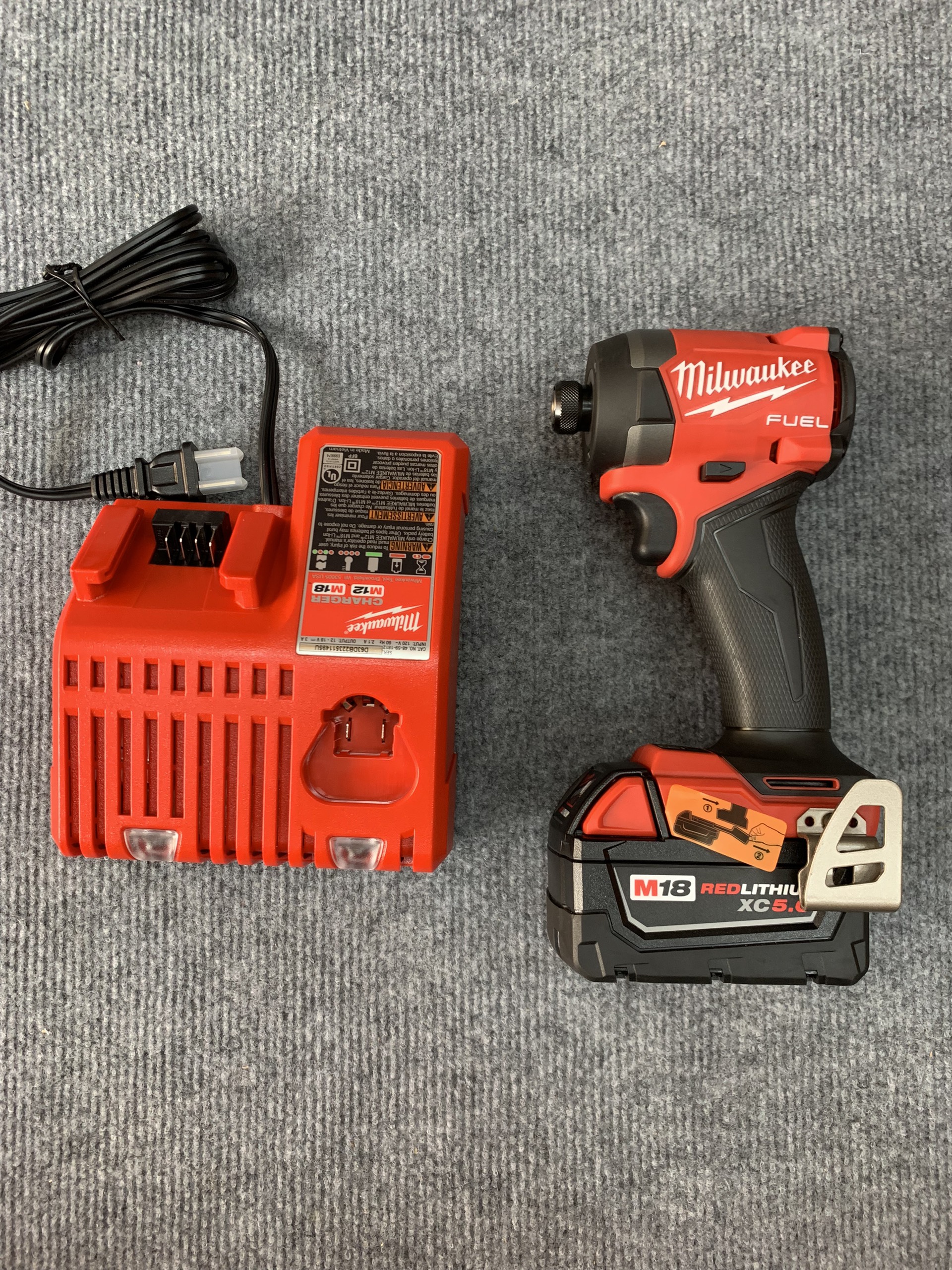 Máy vặn vít pin 18v fuel milwaukee 2953