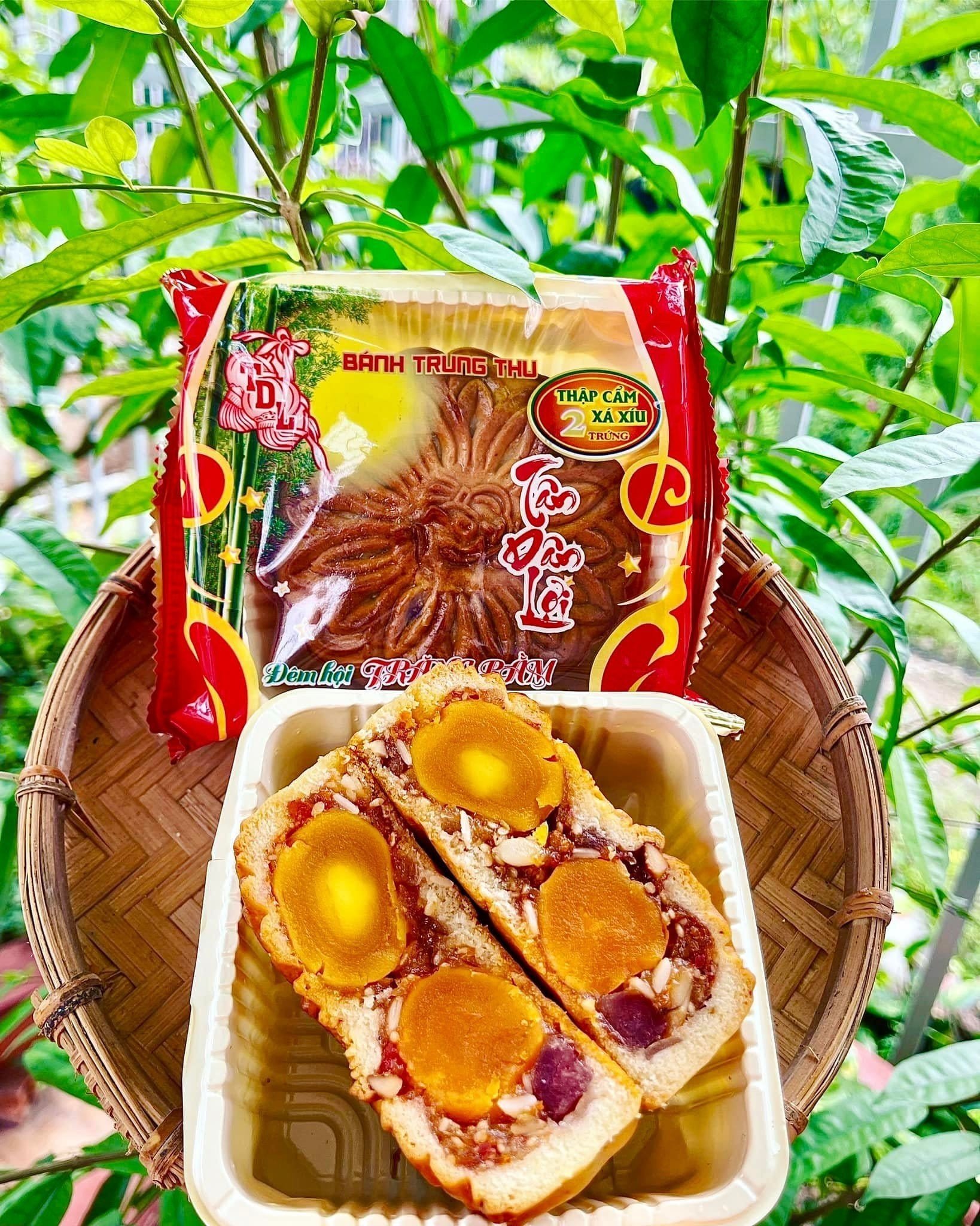 25.8 Hộp Bánh Trung Thu Tân Dân Lợi Hộp 4 Bánh 200g/Bánh (Date luôn mới) - Bánh trung thu Tân Dân Lợi thập cẩm Với thiết kế bao bì trẻ trung, sang trọng mới nhất 2023 Làm quà tặng bạn bè