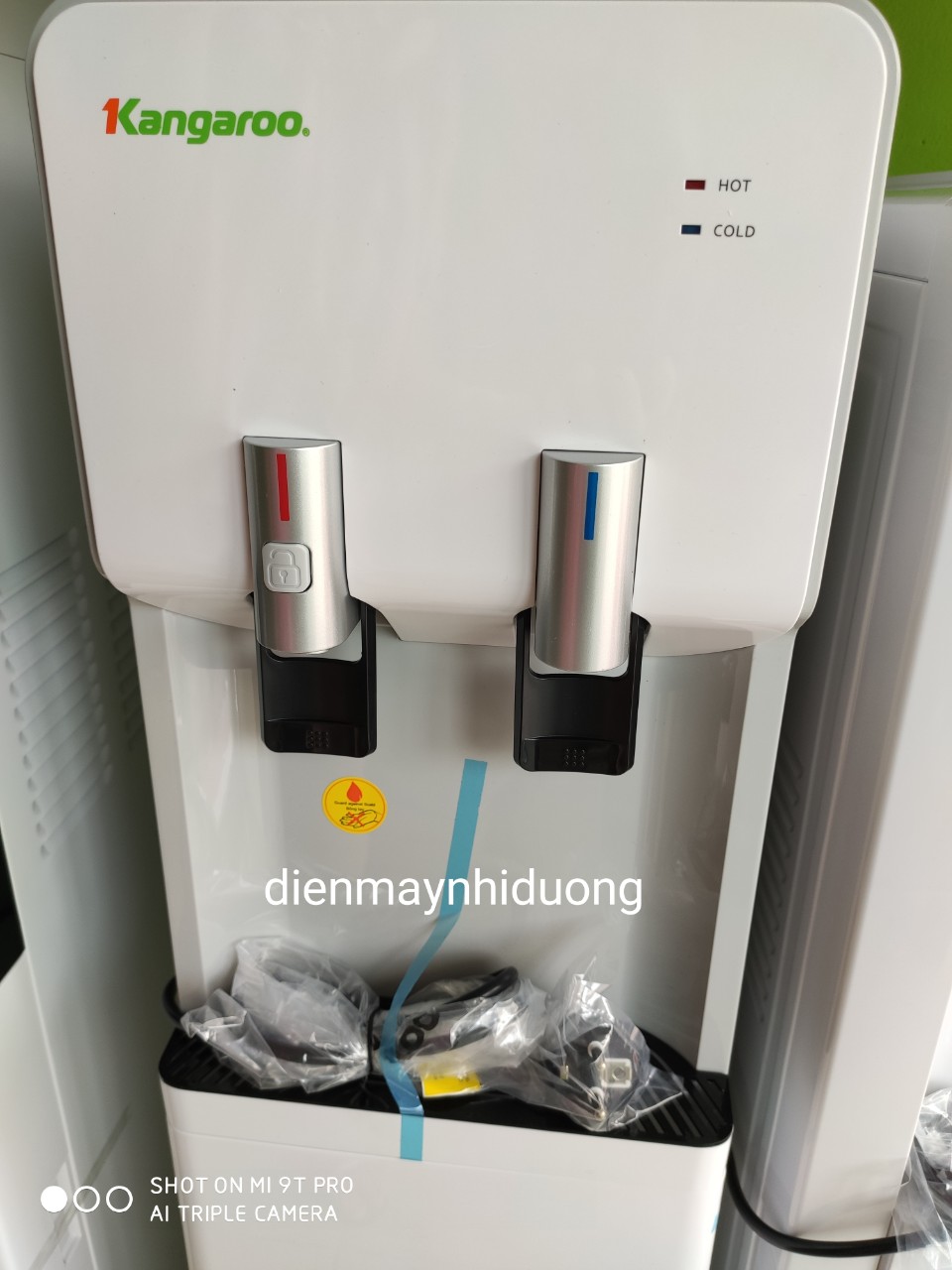Cây nước nóng lạnh Kangaroo KG53A3