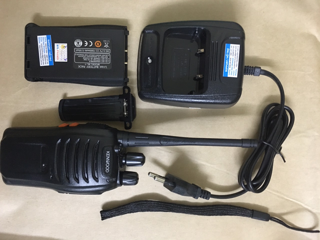 Bộ 2 Bộ đàm Kenwood TK608