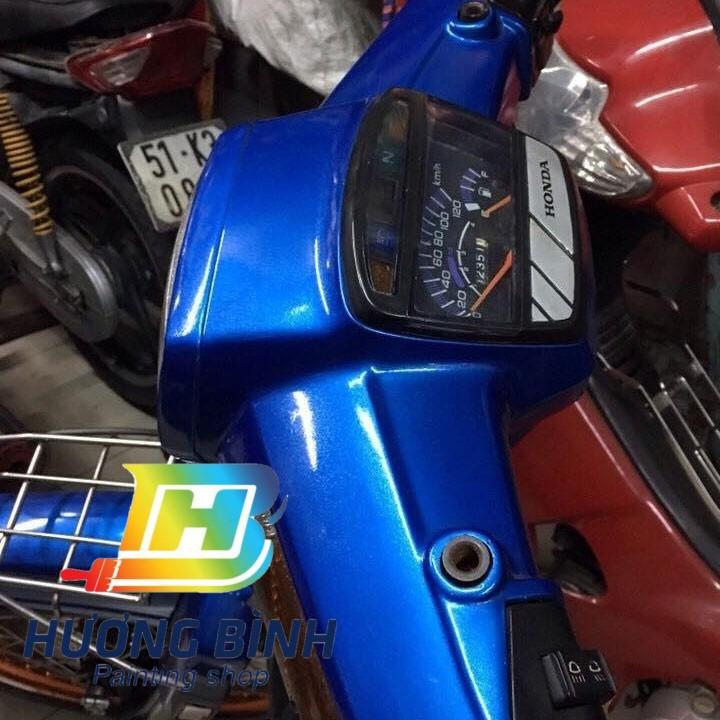 Sơn xịt Samurai màu Xanh Kim Loại - Y9094 (400ml) (có khả năng kháng xăng A92, A95)