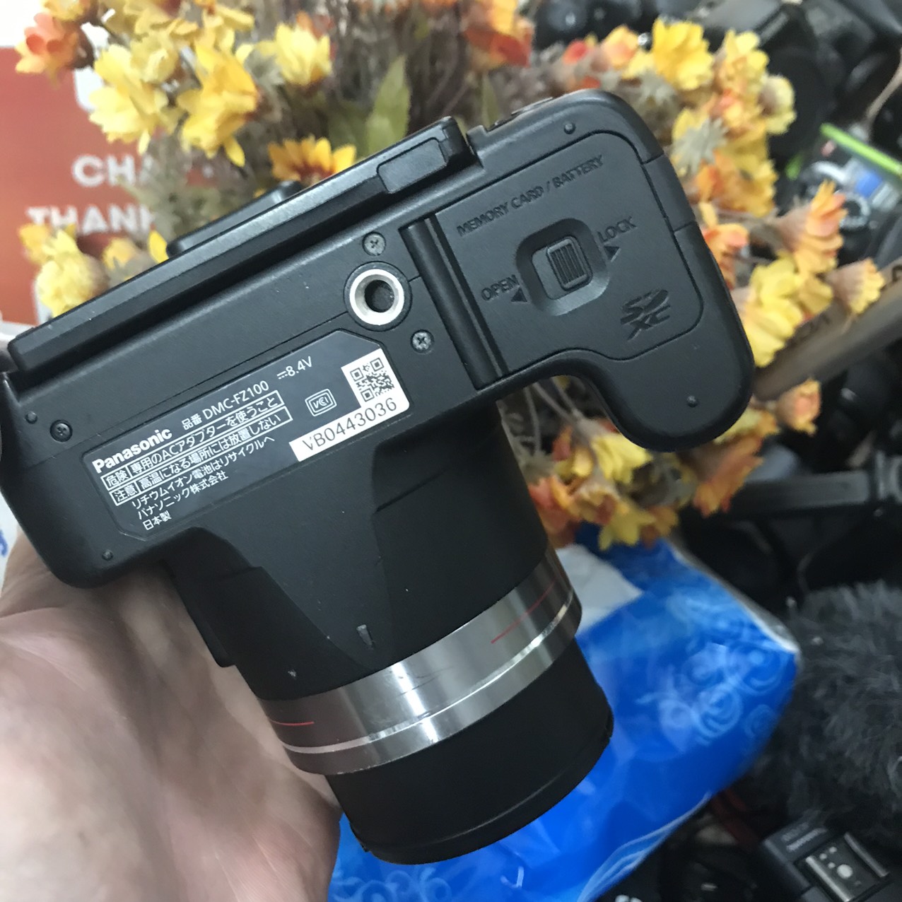 Máy ảnh Panasonic Lumix FZ100