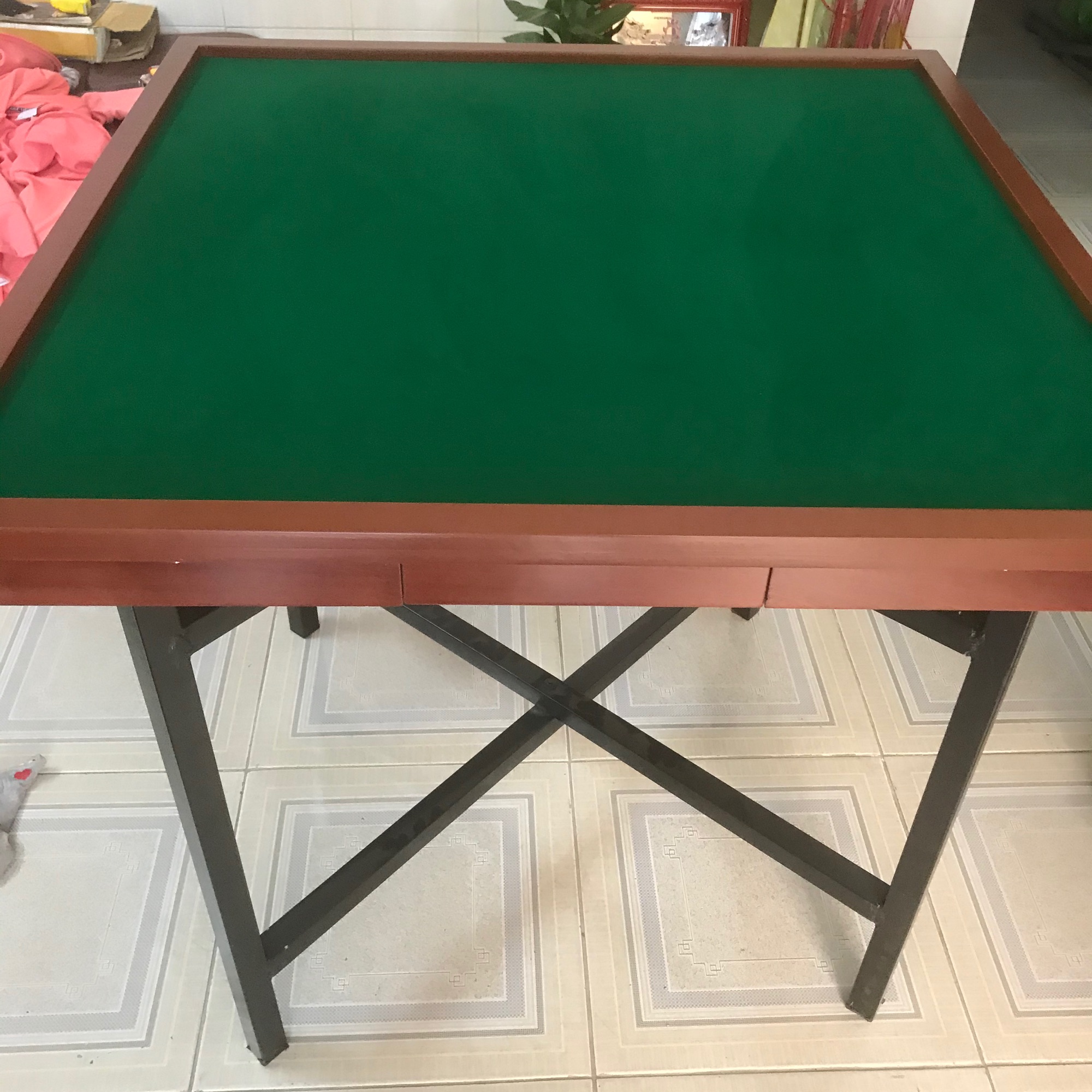 Bàn mạt chược chân sắt