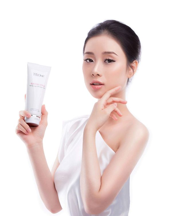 Sữa Tắm Trắng Da Titione 200G