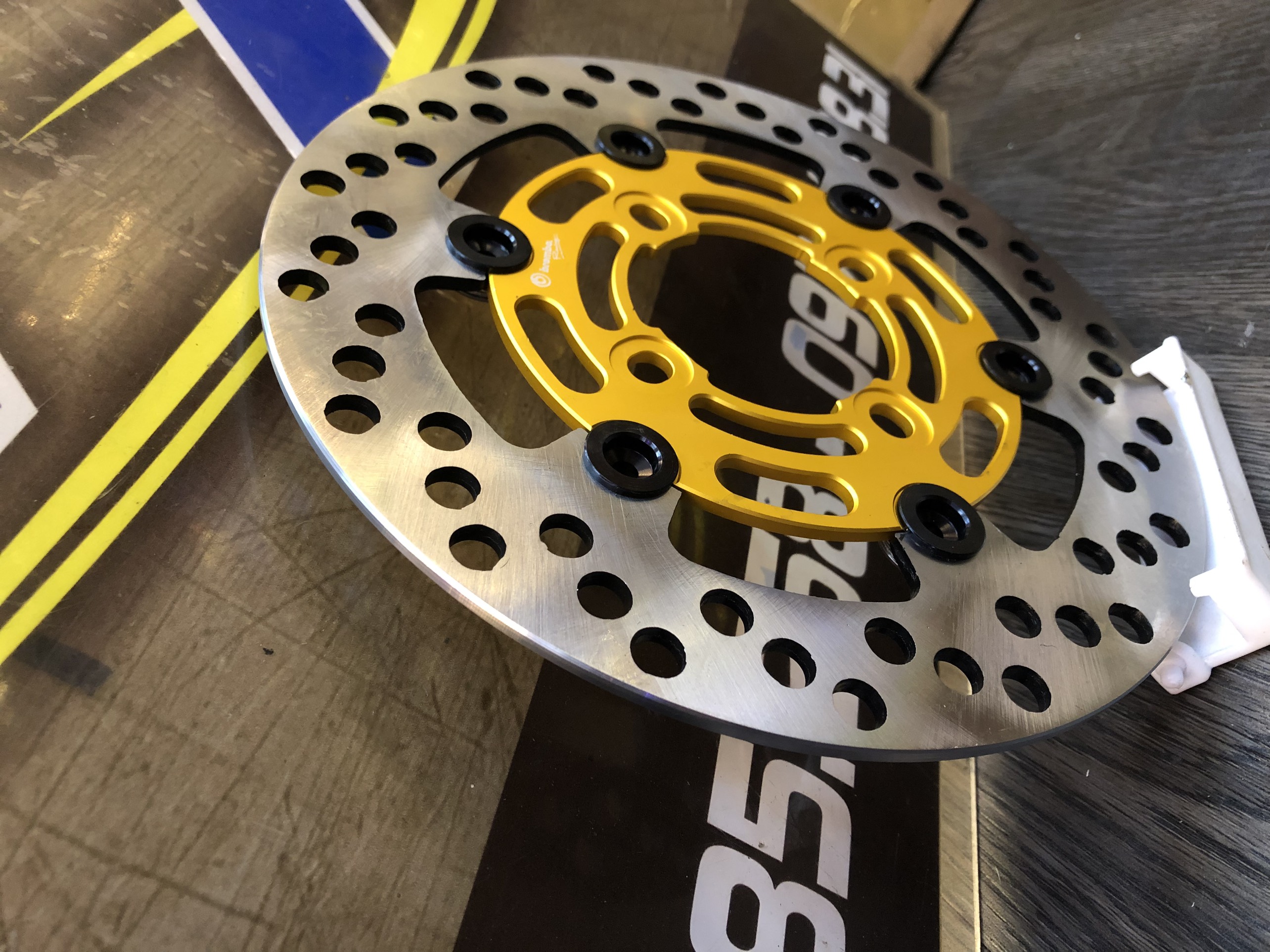 đĩa thắng brembo thailand size 220mm
