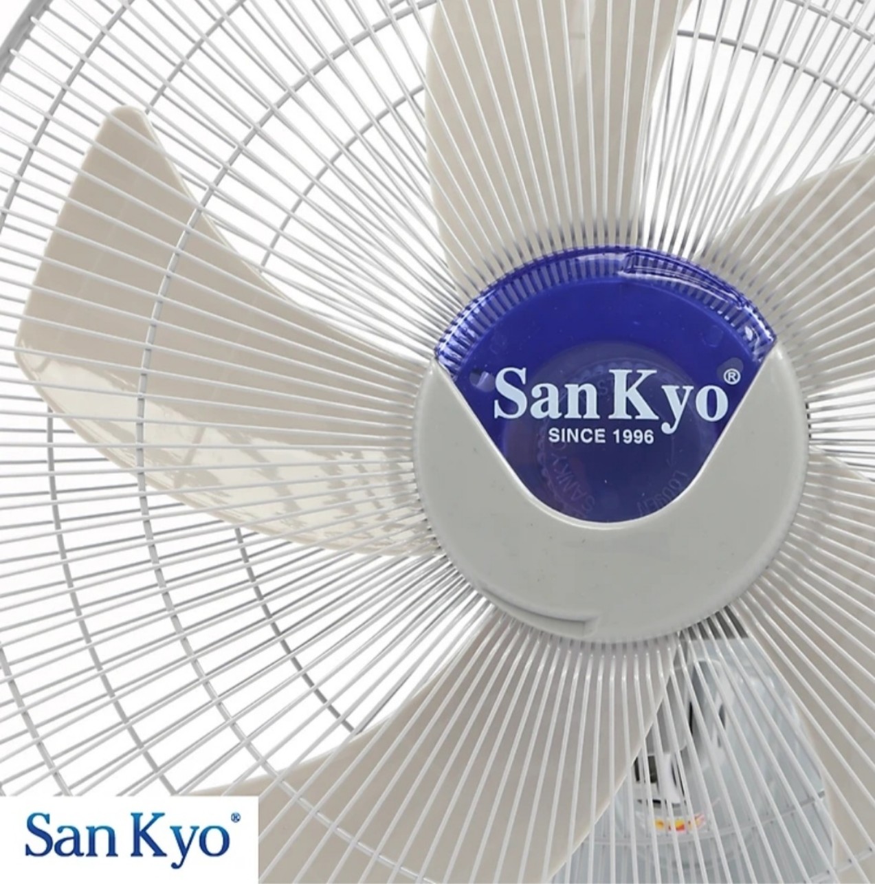 Quạt treo Remote sankyo 323