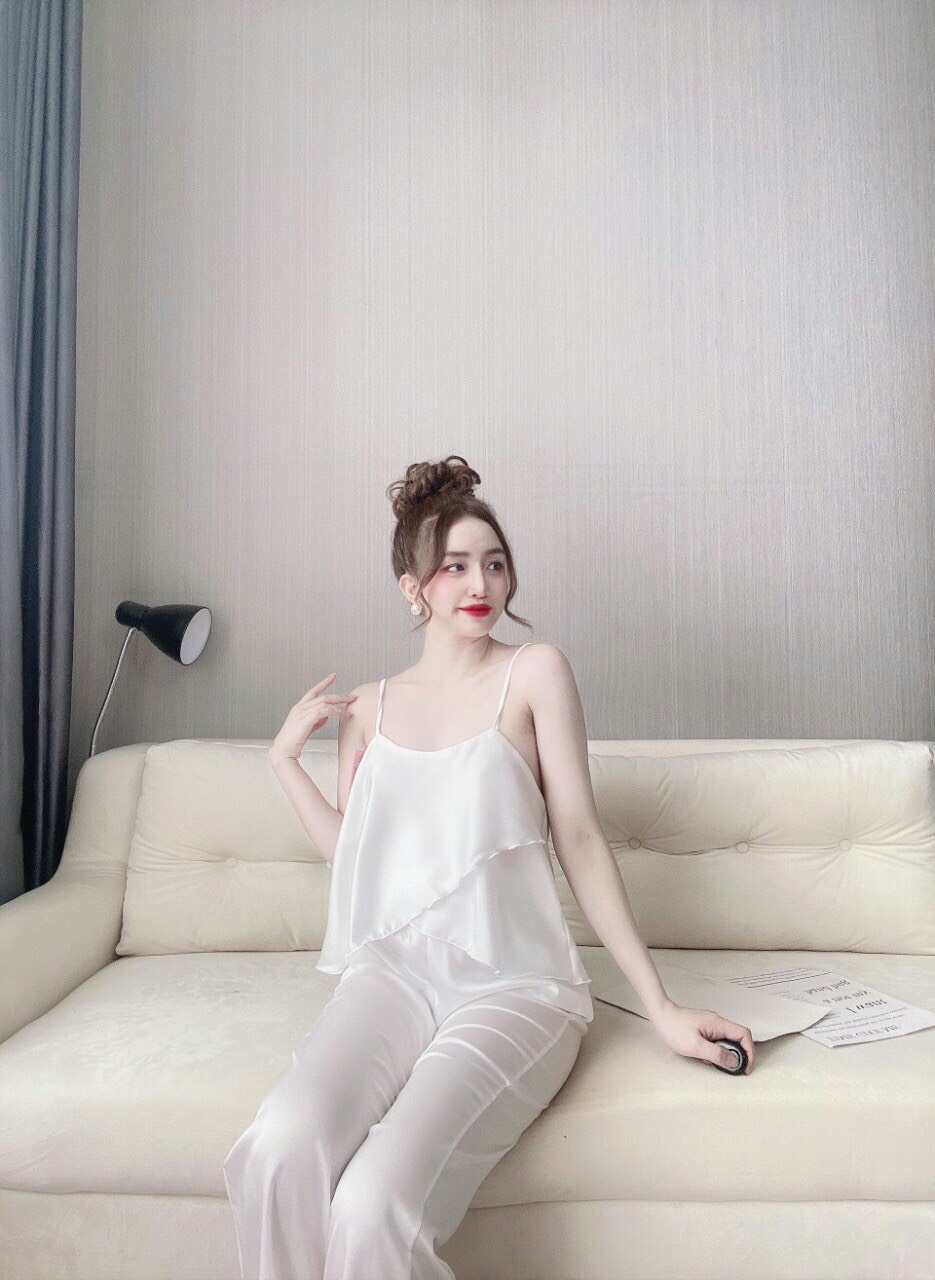 Đồ ngủ 2 dây tà chéo lụa satin sang chảnh mặc nhà