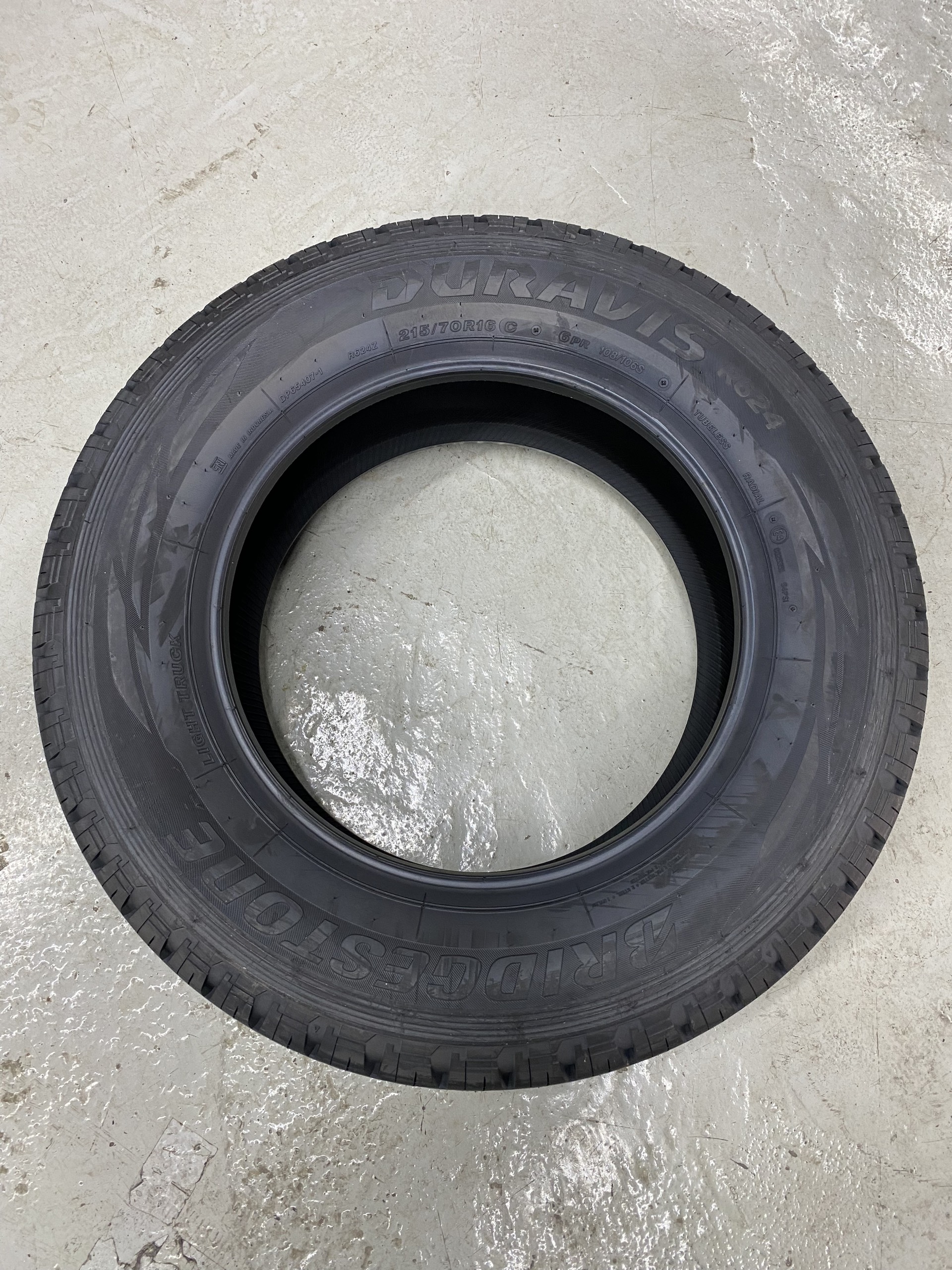 Lốp Bridgestone 215/70R16C R624