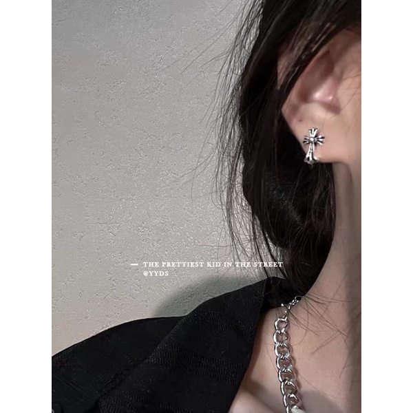 Khuyên tai CHROME HEART thép không gỉ