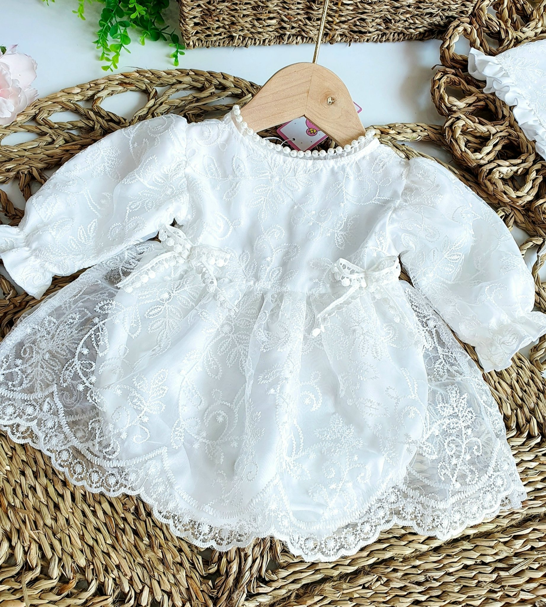 Đầm body lồng váy ren trắng sứ dài tay chân ren siêu xinh cho bé từ sơ sinh đến 12kg