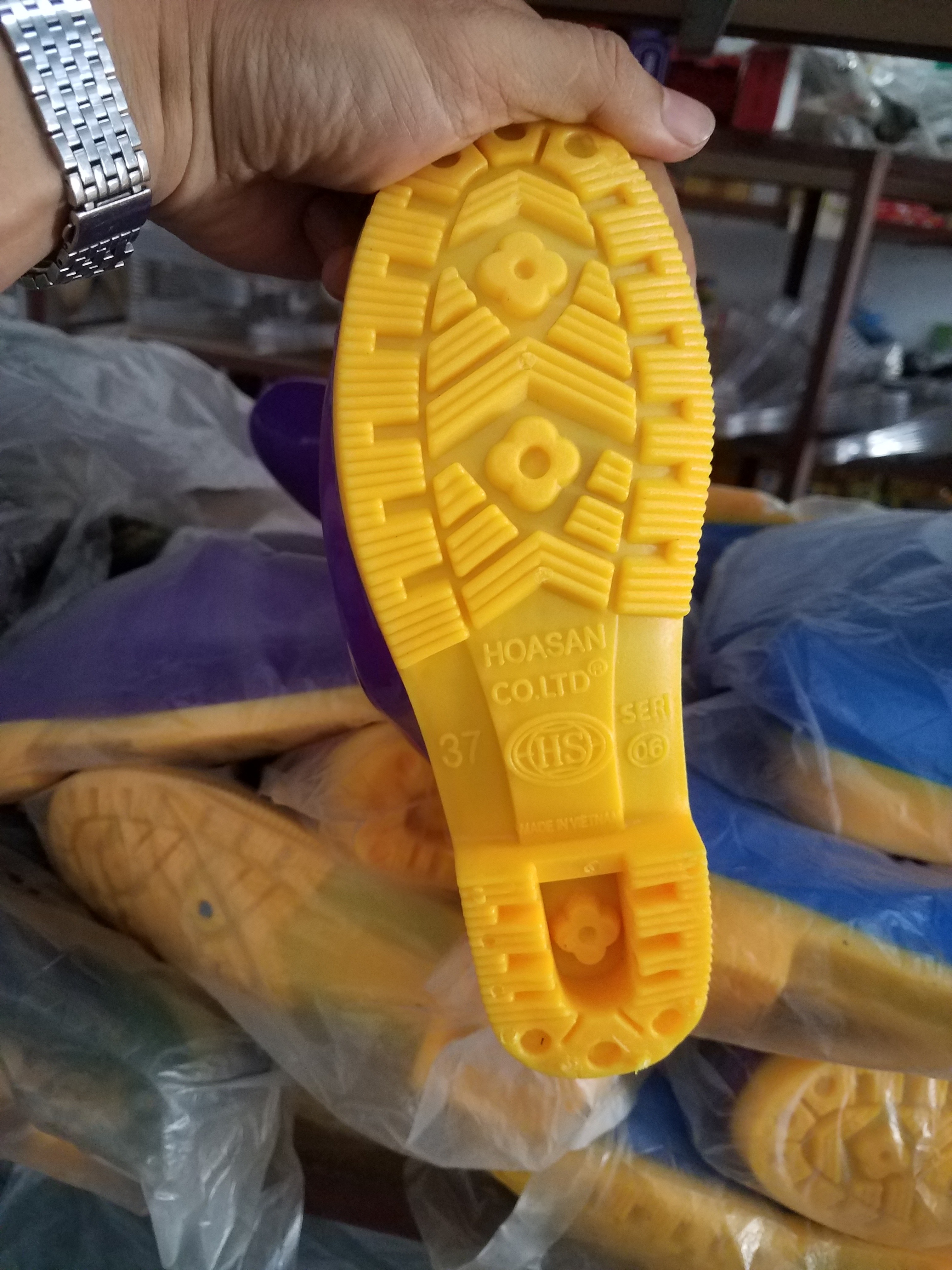 ủng lửng đế cứng Hoa San đủ size (38-43)